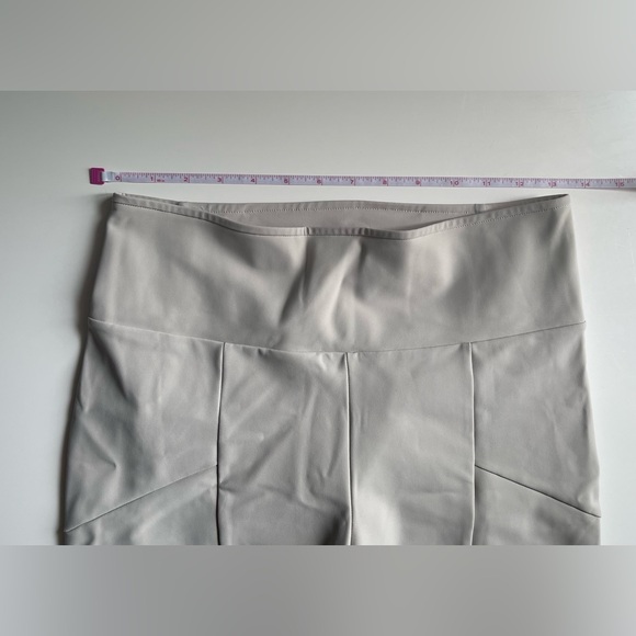 Athleta Stellar City Tight - Picture 6 of 9